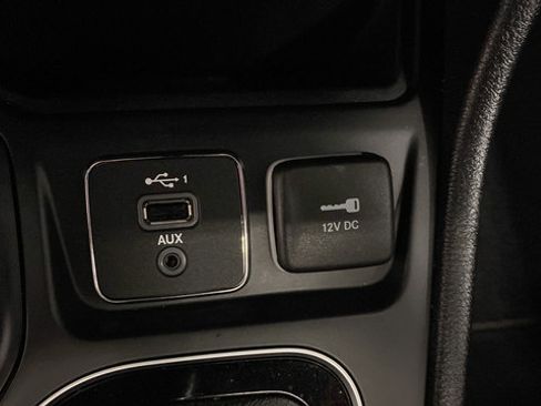 Used 2022 Jeep Cherokee Limited AWD/4WD image 30