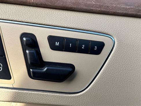 Used 2012 Mercedes-Benz E 350 4MATIC Sedan image 21