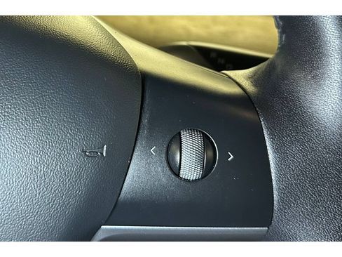 Used 2022 Tesla Model Y Performance AWD/4WD image 25
