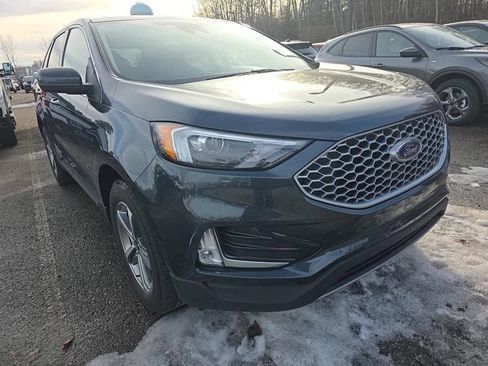 Used 2023 Ford Edge SEL w/ Convenience Package image 2