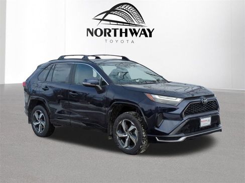 New 2025 Toyota RAV4 SE image 6