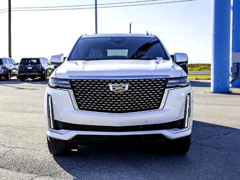Used 2024 Cadillac Escalade Premium Luxury image 11