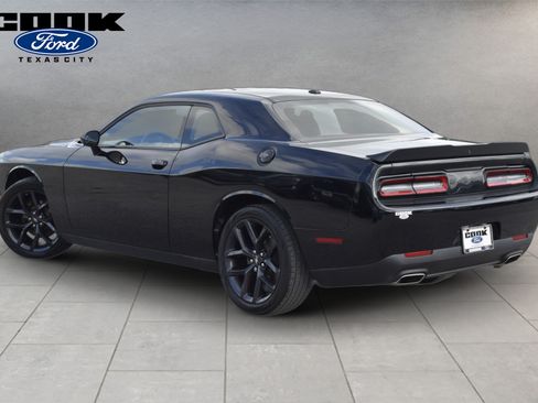 Used 2022 Dodge Challenger SXT w/ Blacktop Package RWD image 3