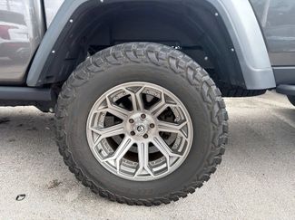 Used 2022 Jeep Gladiator Rubicon AWD/4WD video 3