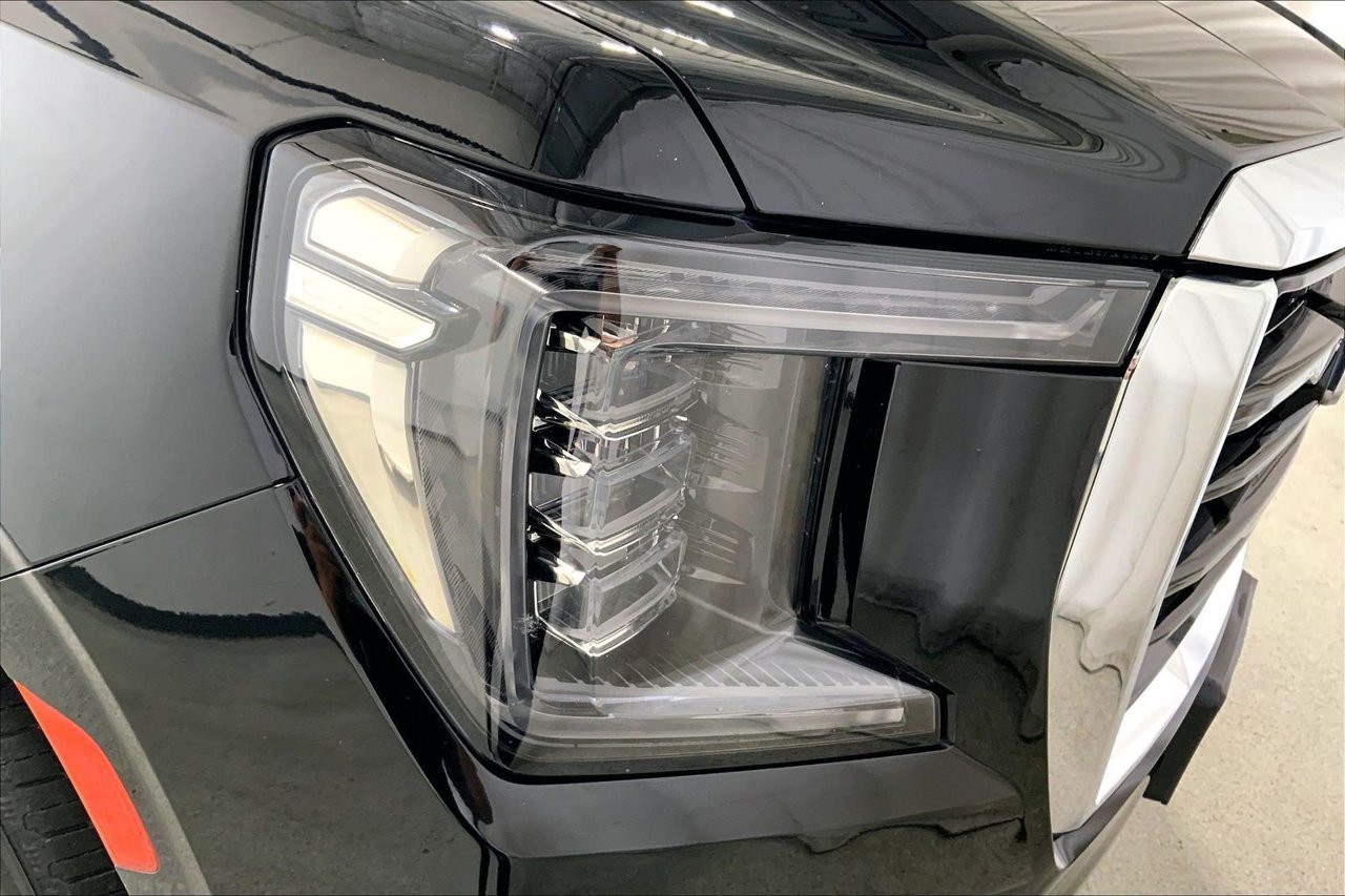 Used 2022 GMC Yukon XL SLE w/ Gmc Pro Safety Plus Package RWD image 28