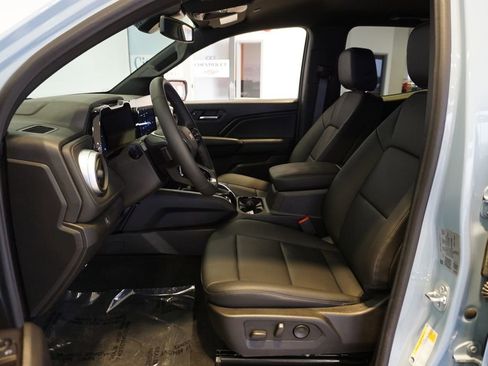 Certified 2025 Chevrolet Colorado LT w/ LT Convenience Package image 9