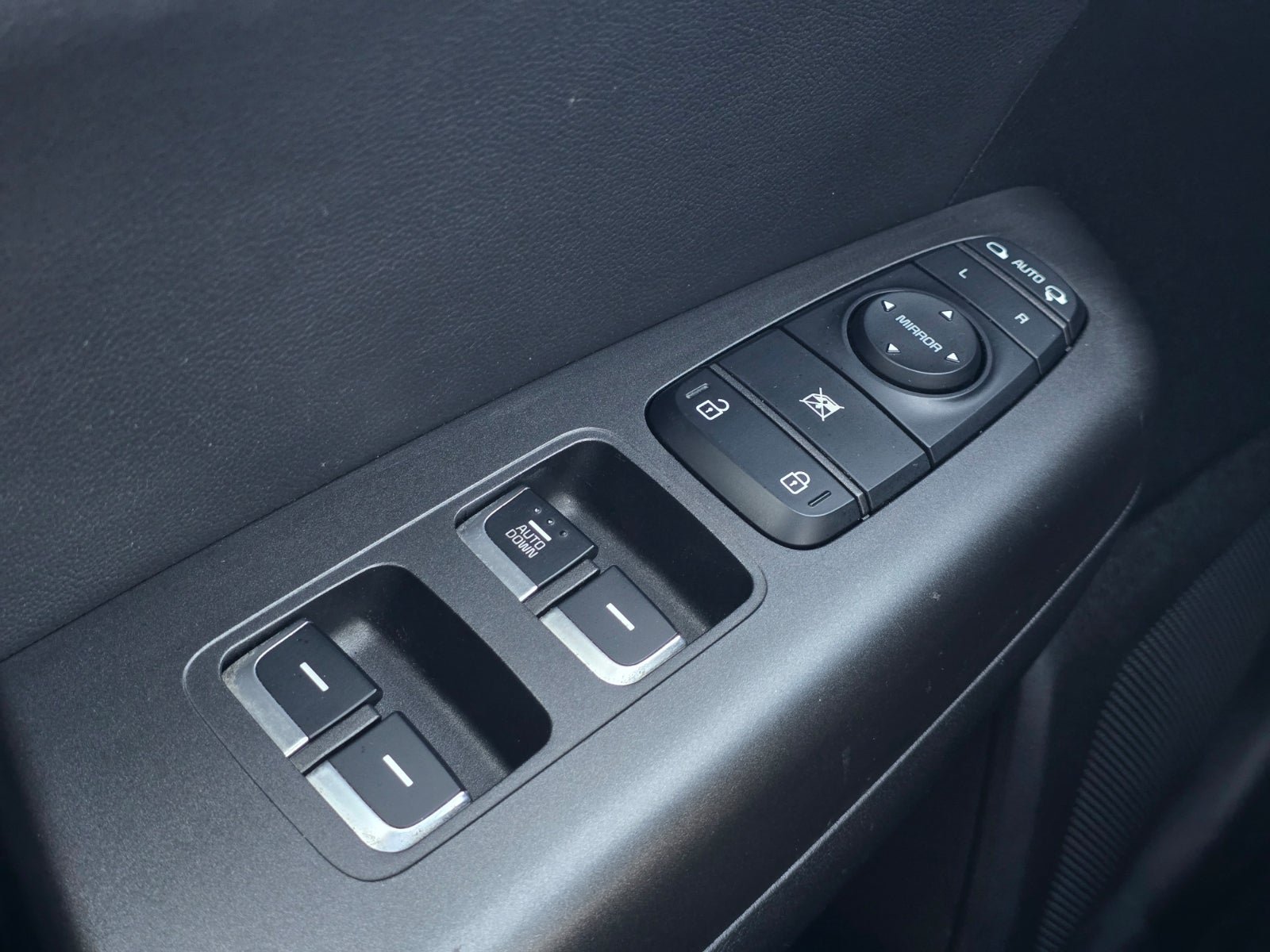 Used 2022 Kia Sportage Nightfall Edition FWD image 22