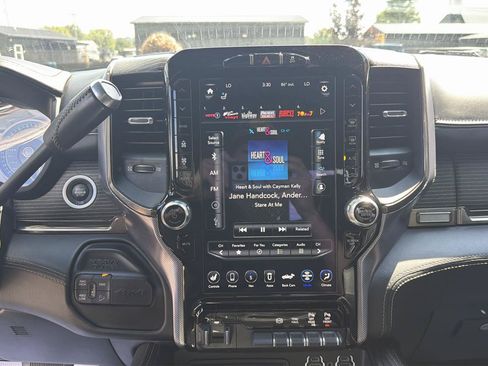 Used 2019 RAM 2500 Limited AWD/4WD image 11