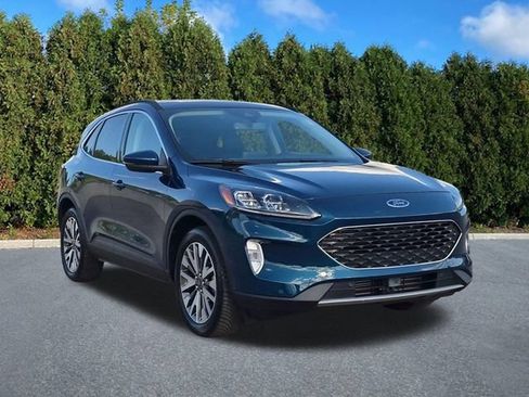 Used 2020 Ford Escape Titanium w/ Titanium Premium Package 2.0 AWD/4WD image 3