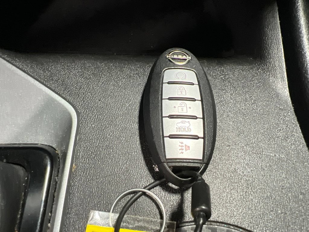 Used 2025 Nissan Altima 2.5 SV FWD image 32