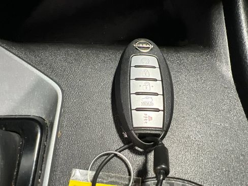 Used 2025 Nissan Altima 2.5 SV FWD image 32
