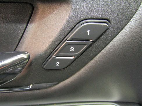 Used 2022 RAM 1500 Limited w/ Off Road Group image 23