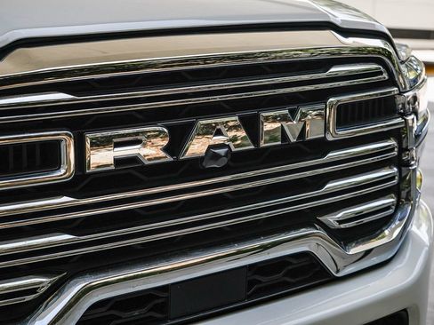 Used 2026 RAM 2500 Laramie AWD/4WD image 9