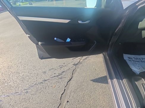 Certified 2018 Honda Civic EX image 10