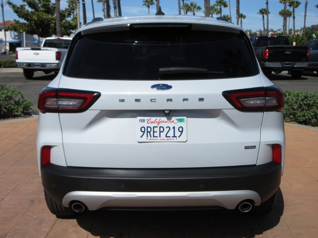 Used 2025 Ford Escape SE FWD image 3