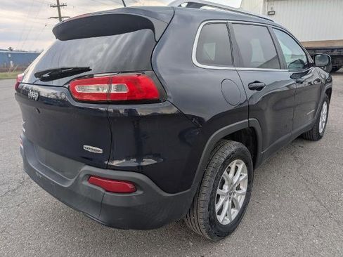 Used 2016 Jeep Cherokee Latitude image 4
