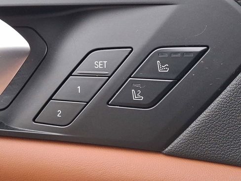 Used 2022 BMW X5 xDrive45e w/ M Sport Package image 26