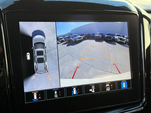 Used 2023 Chevrolet Traverse RS image 10