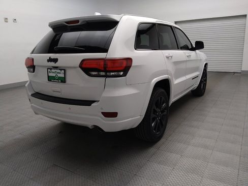 Used 2018 Jeep Grand Cherokee Altitude image 9
