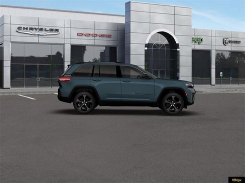 New 2026 Jeep Grand Cherokee Limited w/ Limited Altitude Package image 9