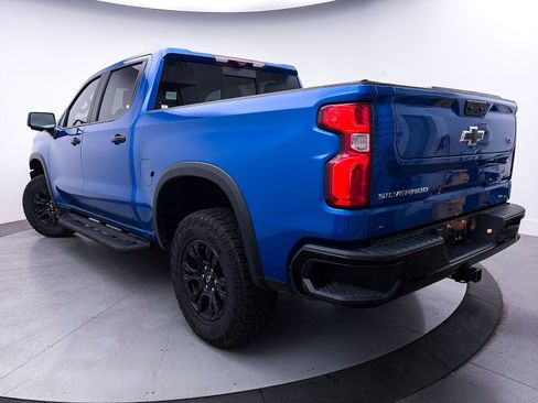 Used 2023 Chevrolet Silverado 1500 ZR2 w/ Technology Package image 4