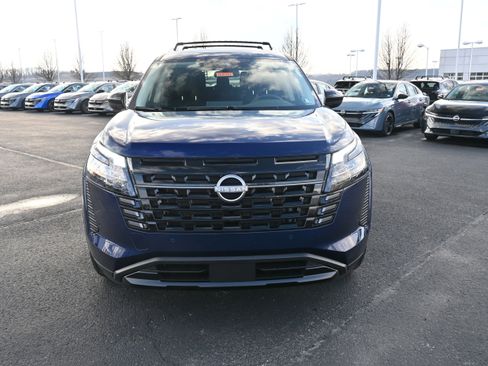 New 2026 Nissan Pathfinder SV image 3