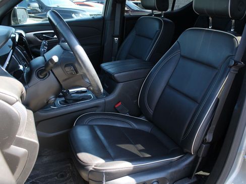 Used 2024 Chevrolet Traverse Premier w/ Redline Edition AWD/4WD image 17