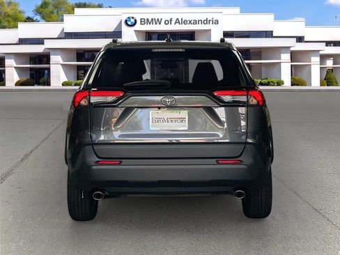 Used 2022 Toyota RAV4 XLE AWD/4WD image 6