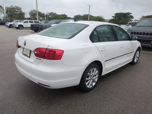 Used 2011 Volkswagen Jetta SE image 6