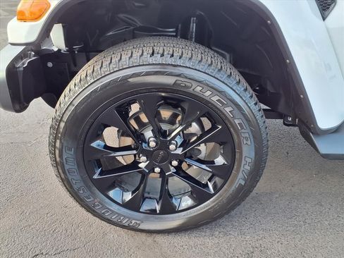 Used 2021 Jeep Wrangler Sahara w/ Cold Weather Group image 13