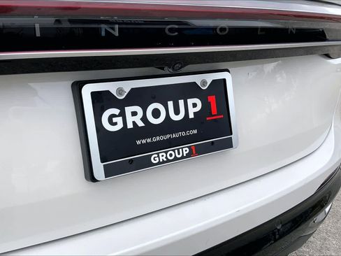 Used 2024 Lincoln Nautilus Premier image 9