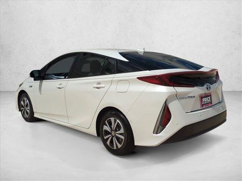 Certified 2018 Toyota Prius Prime Advanced FWD image 8