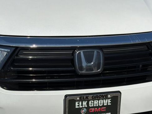 Used 2023 Honda Odyssey Elite image 48
