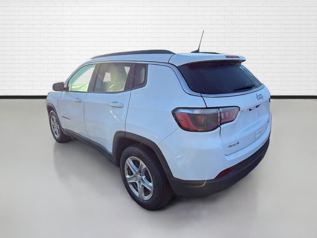 Used 2023 Jeep Compass Latitude AWD/4WD image 7