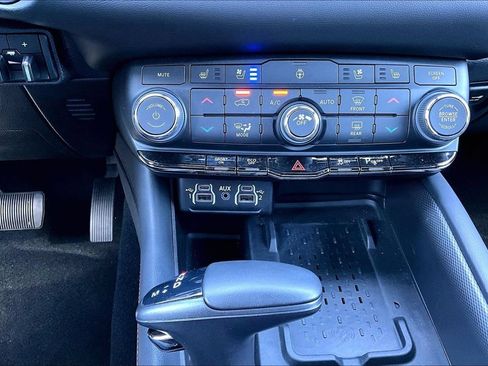 Certified 2025 Dodge Durango R/T AWD/4WD image 12