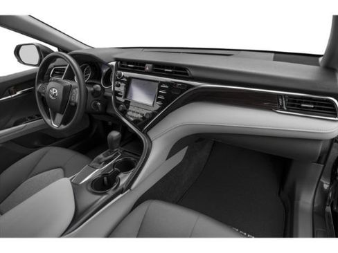 Used 2019 Toyota Camry LE FWD image 17