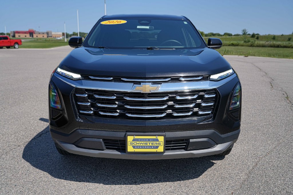 Used 2026 Chevrolet Equinox LT AWD/4WD image 2