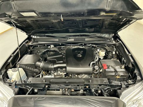 Used 2020 Toyota Tacoma SR5 image 23