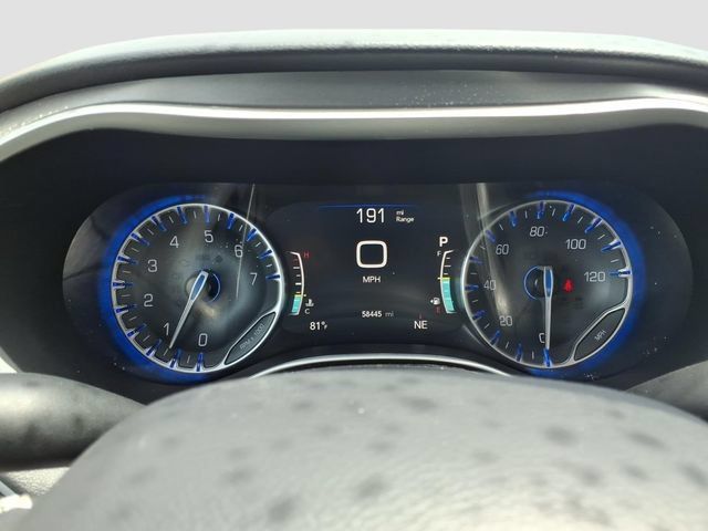 Used 2024 Chrysler Pacifica Touring-L FWD image 26