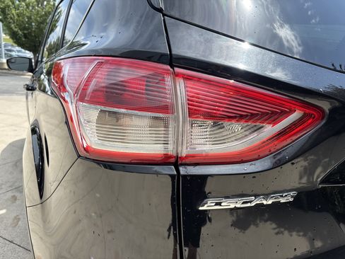 Used 2013 Ford Escape SE FWD image 12