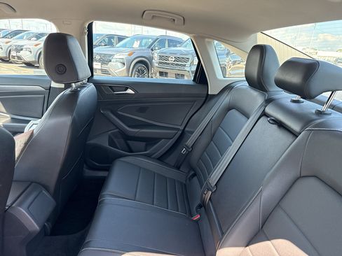 Used 2024 Volkswagen Jetta SE FWD image 31