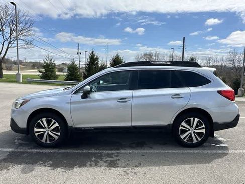 Used 2018 Subaru Outback 2.5i Limited image 2