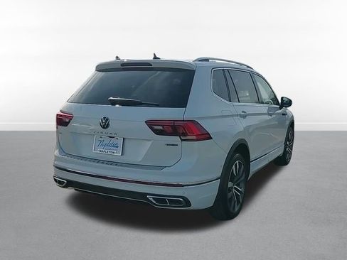 Used 2022 Volkswagen Tiguan SEL R-Line image 6