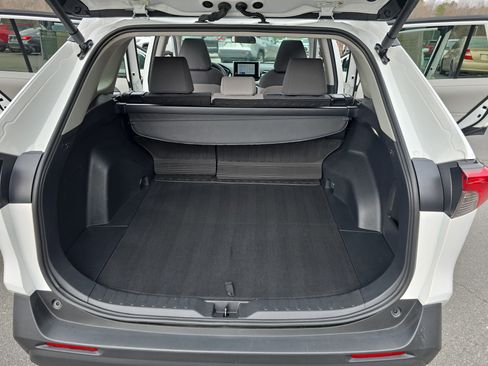 Used 2024 Toyota RAV4 XLE w/ Convenience Package image 12