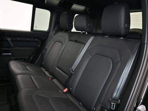 Used 2025 Land Rover Defender 110 S image 43