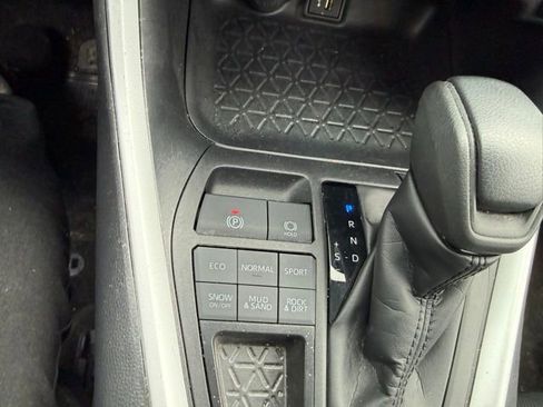 Used 2025 Toyota RAV4 XLE image 17