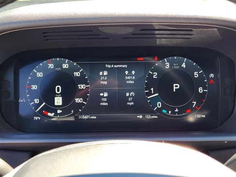 Used 2025 Land Rover Discovery S image 19