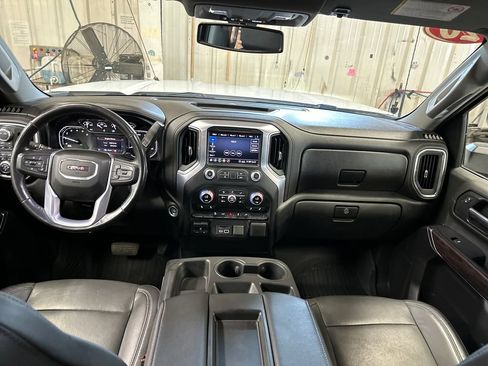 Used 2020 GMC Sierra 2500 SLT w/ X31 Off-Road Package AWD/4WD image 18
