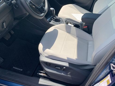 Used 2020 Volkswagen Tiguan SE w/ Panoramic Sunroof Package AWD/4WD image 22