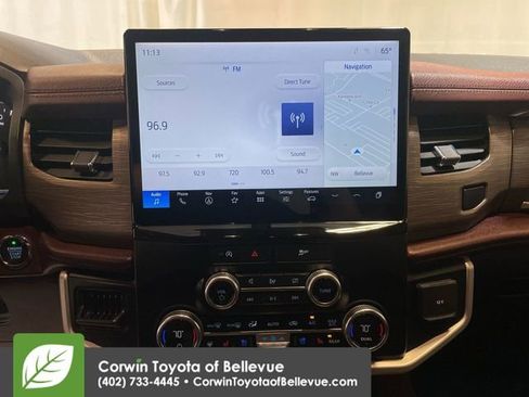 Used 2024 Ford Expedition Limited image 13